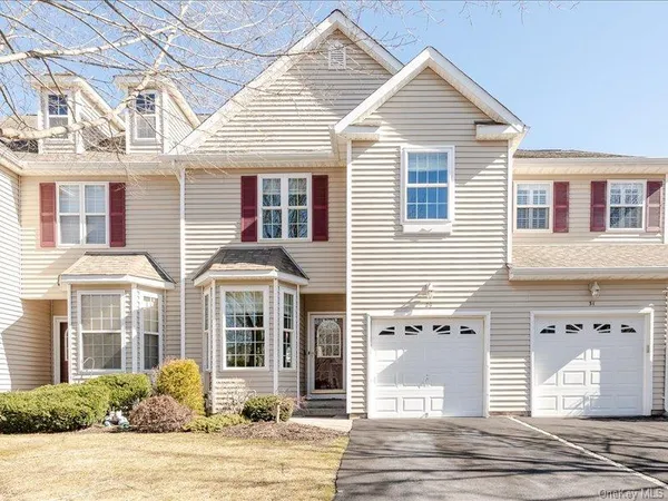 $749,999 | 29 Snowdance Lane, Nesconset, NY 11767