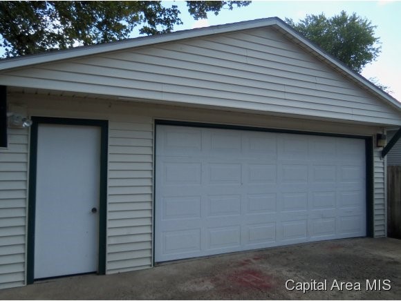 2428 East Griffiths Avenue Springfield, IL 62702 - Photo 9 of 18
