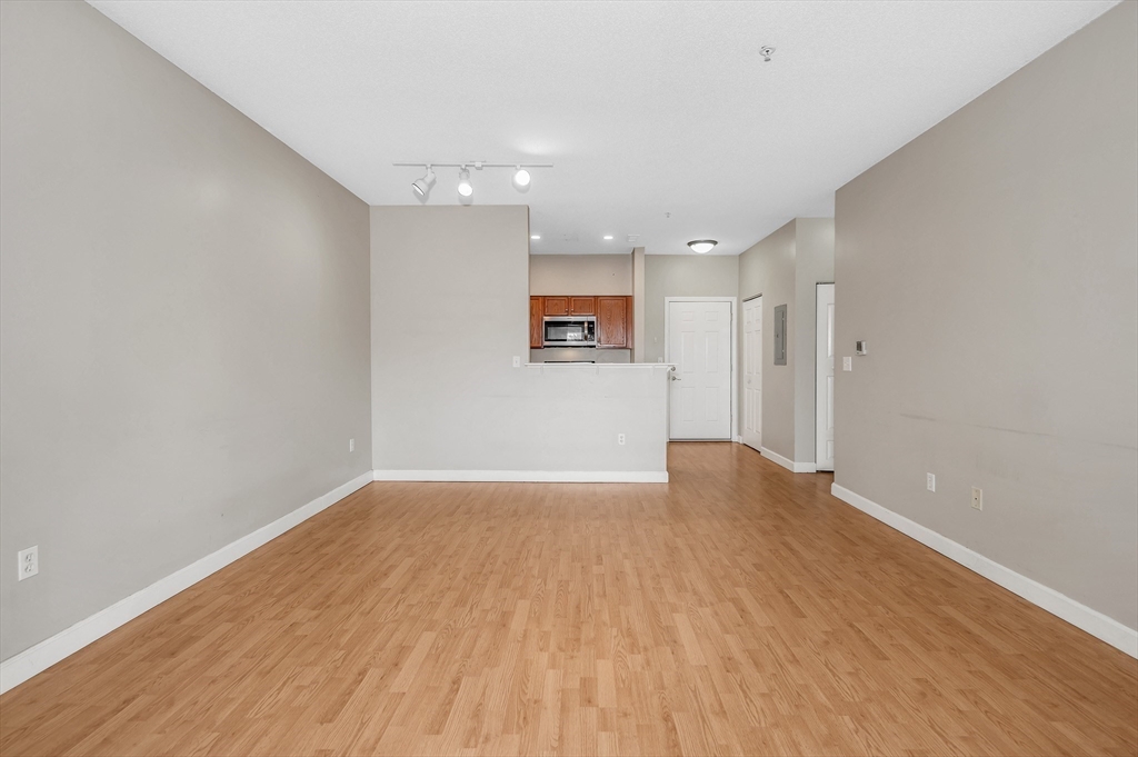21 Hampshire Road, Unit 306 Methuen, MA 01844 - Photo 13 of 32