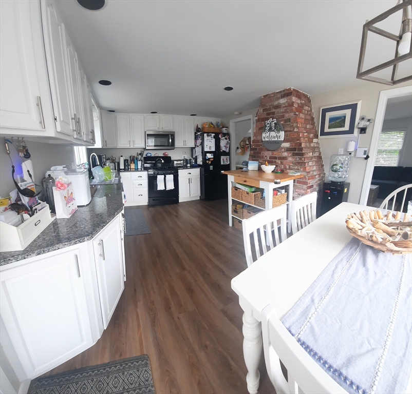 24 Pine Point Road Duxbury, MA 02332 - Photo 5 of 11