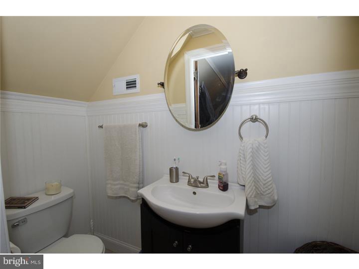 417 Manor Road Hatboro, PA 19040 - Photo 12 of 23 Bathroom