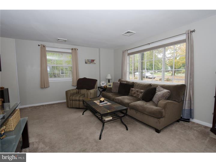 417 Manor Road Hatboro, PA 19040 - Photo 13 of 23 Living Room
