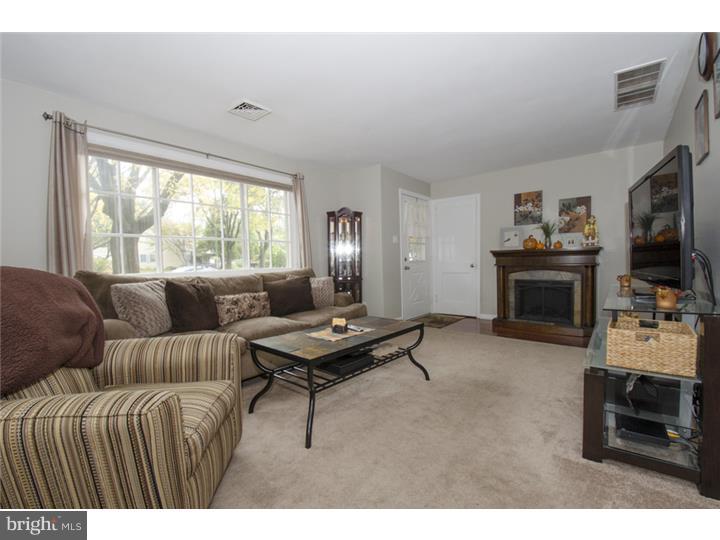417 Manor Road Hatboro, PA 19040 - Photo 15 of 23 Living Room