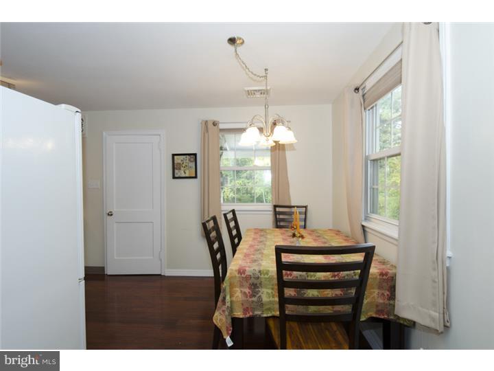 417 Manor Road Hatboro, PA 19040 - Photo 17 of 23 Kitchen