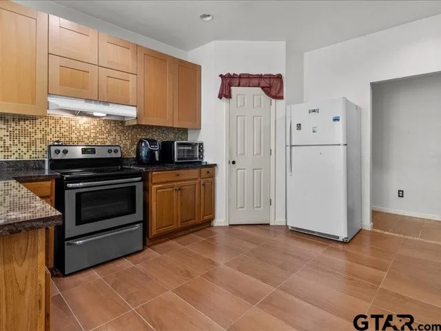 $399,000 | 13860 Farm To Market Road 645, Palestine, TX 75803