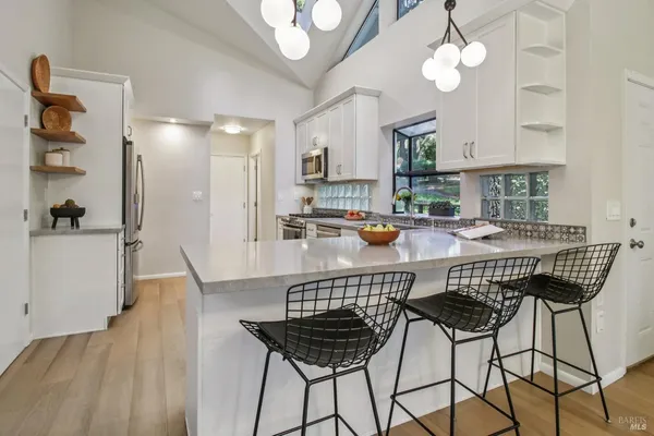 $1,695,000 | 12480 Fiori Lane, Sebastopol, CA 95472