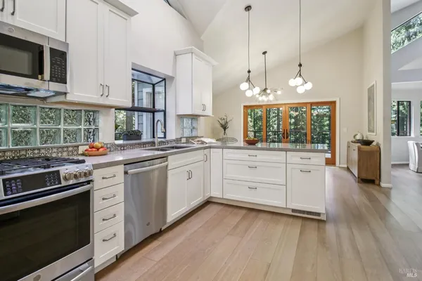 $1,695,000 | 12480 Fiori Lane, Sebastopol, CA 95472