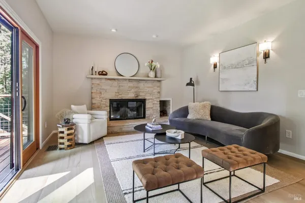 $1,695,000 | 12480 Fiori Lane, Sebastopol, CA 95472