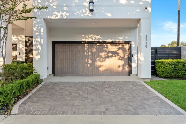 $5,295 | 1719 Holman Street, Houston, TX 77004