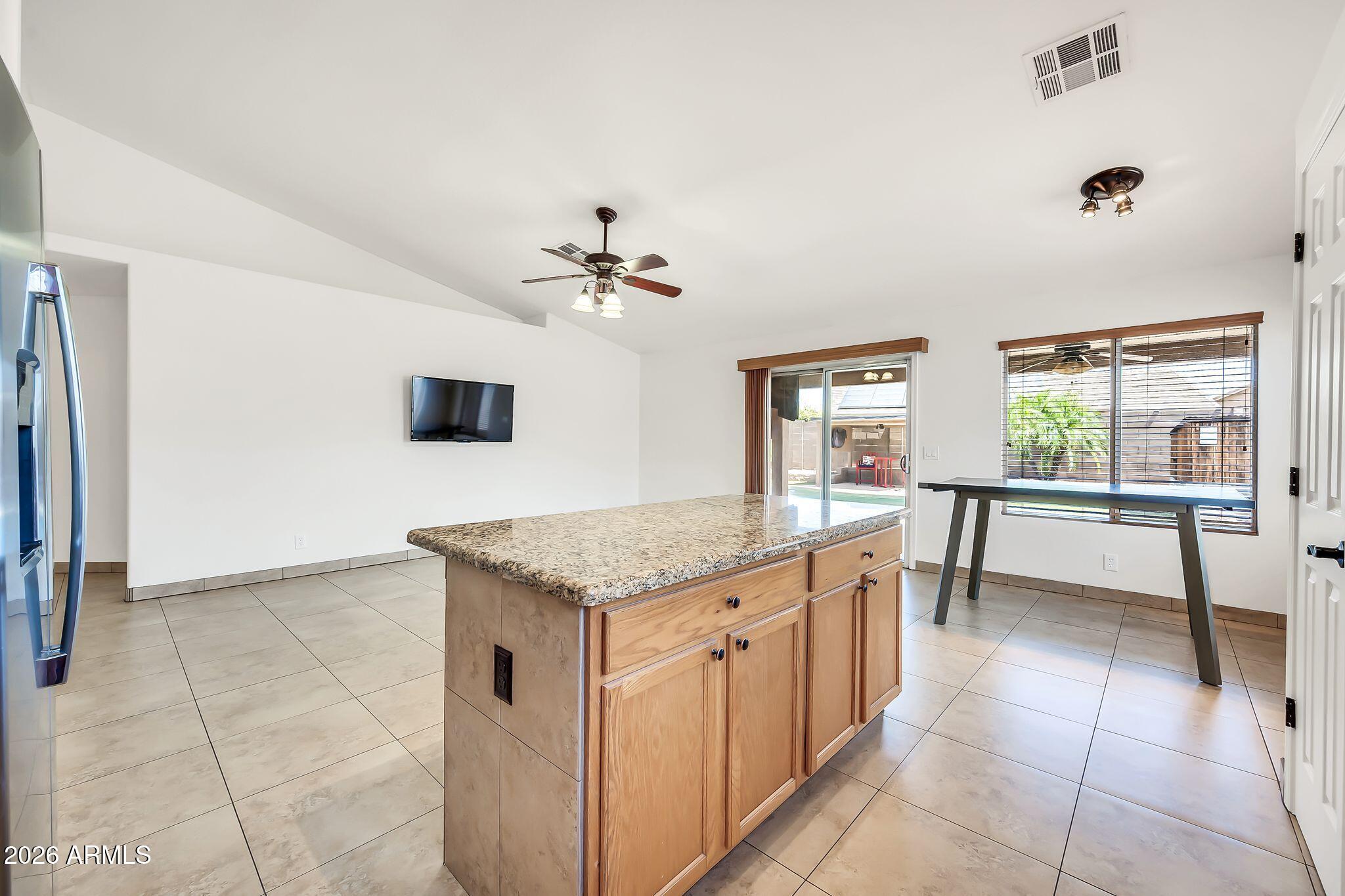 3048 East Erie Street Gilbert, AZ 85295 - Photo 13 of 47 Kitchen