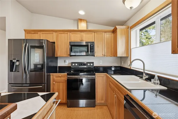 $530,000 | 302 South 7th Avenue, Port Hadlock, WA 98339