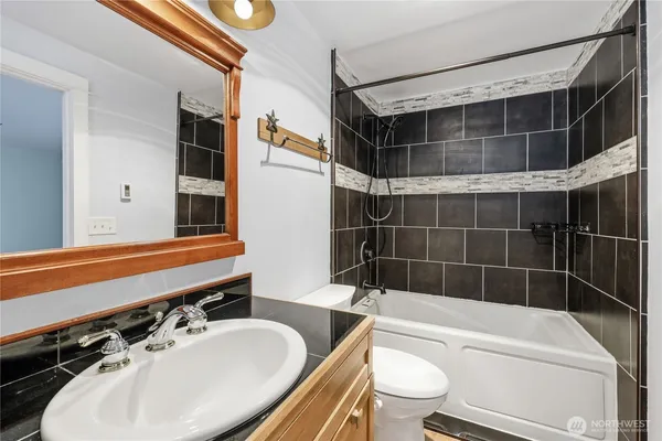 $530,000 | 302 South 7th Avenue, Port Hadlock, WA 98339