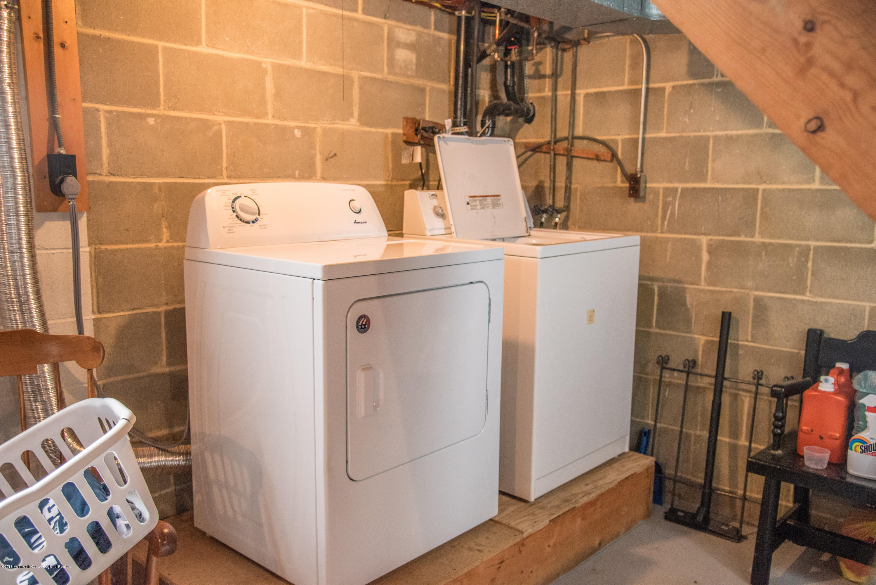 813 Beaver Dam Road Point Pleasant, NJ 08742 - Photo 21 of 27 a utility room with dryer and washer