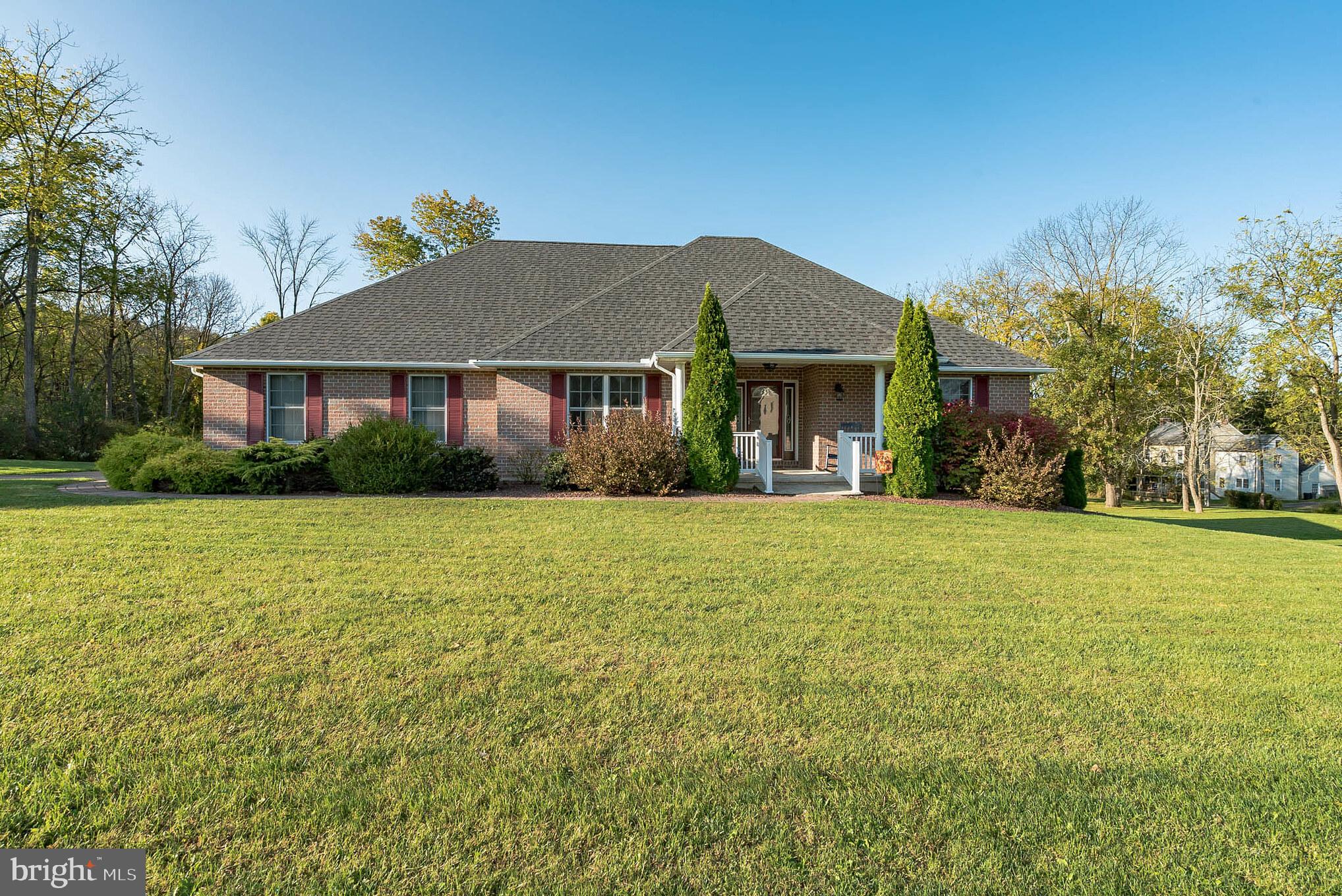 1714 Keith Dr,  Hellertown, PA 18055