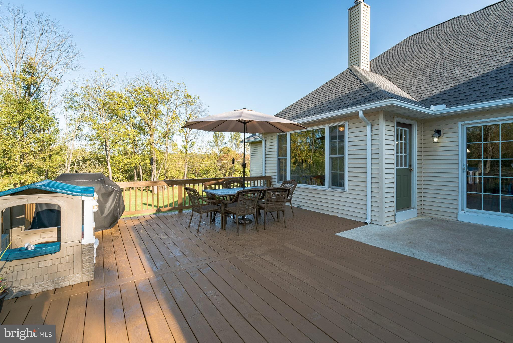 1714 Keith Drive Hellertown, PA 18055 - Photo 28 of 31 Deck