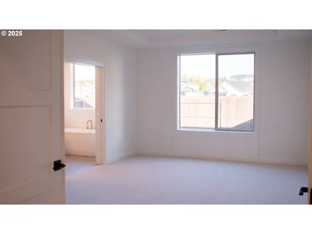 $724,900 | 2350 East Foxtrot Street, La Center, WA 98629