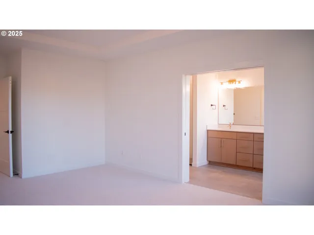 $724,900 | 2350 East Foxtrot Street, La Center, WA 98629