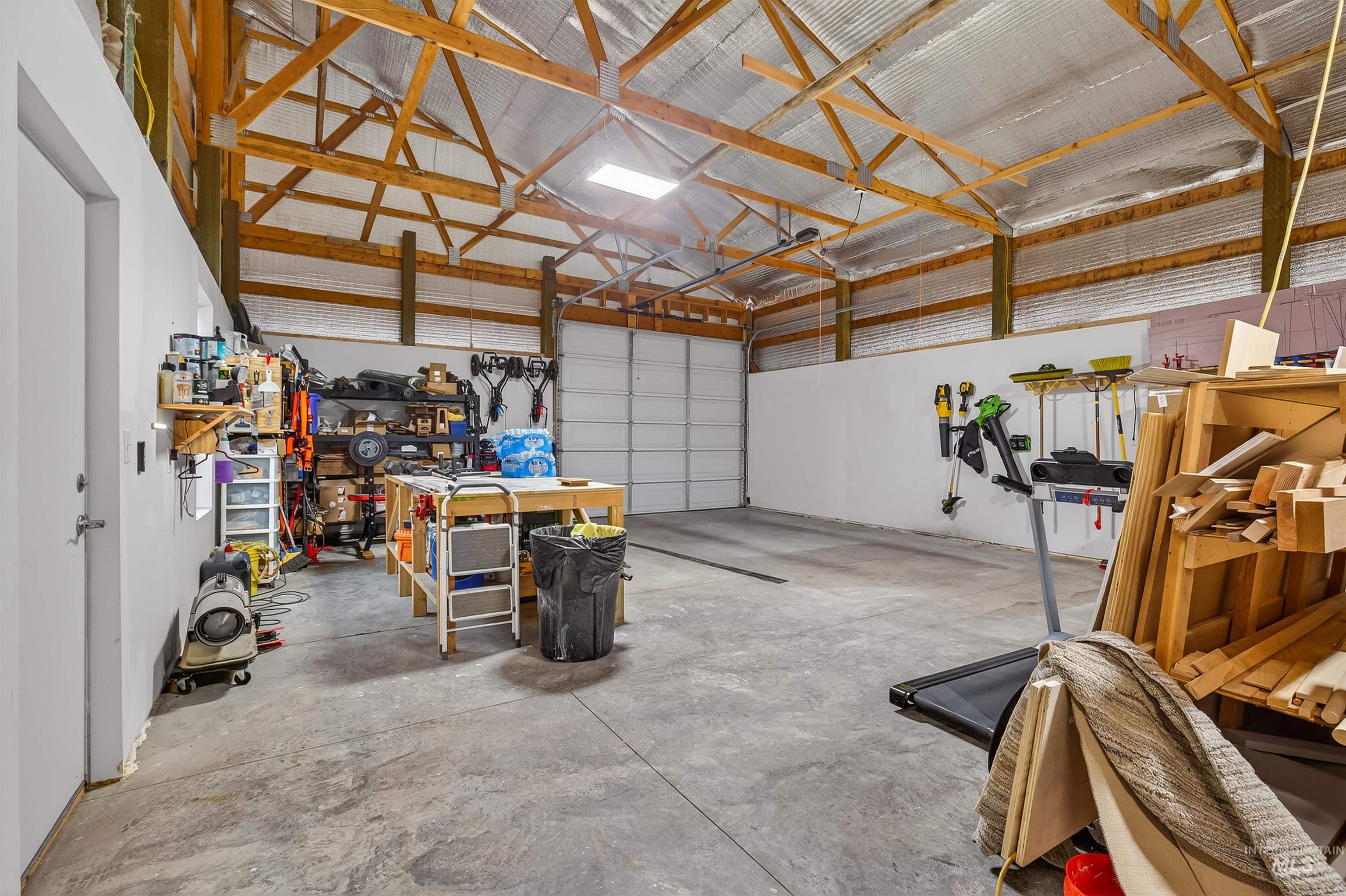 716 Chestnut Street Clarkston, WA 99403 - Photo 40 of 49 Garage featuring a workshop area