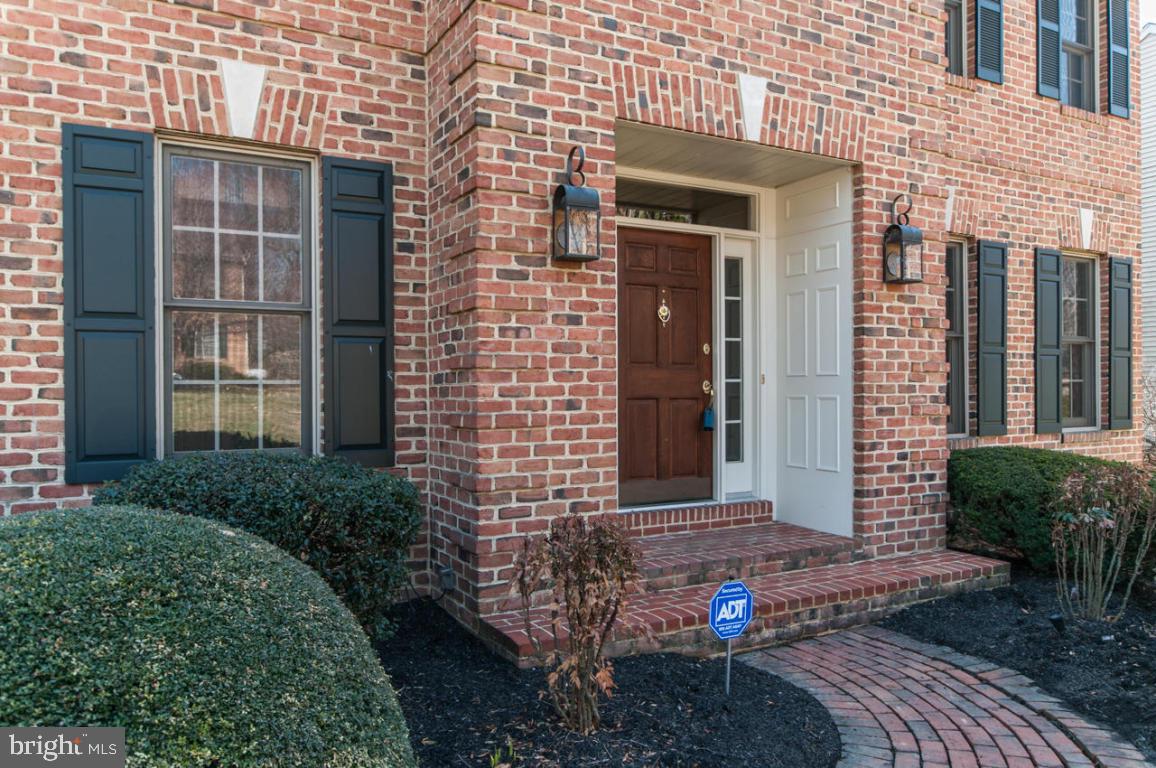 908 Hunters Path Lancaster, PA 17601 - Photo 2 of 39 Gallery Image 2