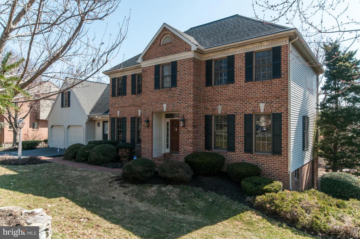 908 Hunters Path Lancaster, PA 17601 - Photo 3 of 39 Gallery Image 3