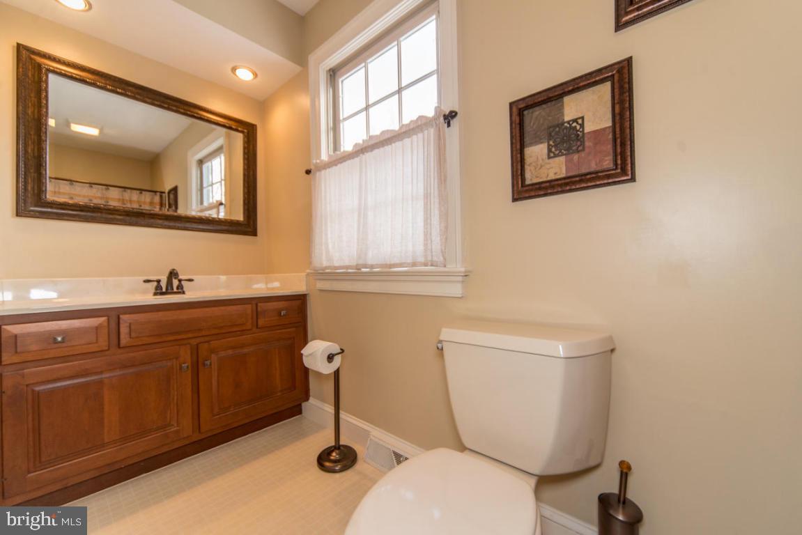 908 Hunters Path Lancaster, PA 17601 - Photo 23 of 39 Gallery Image 23