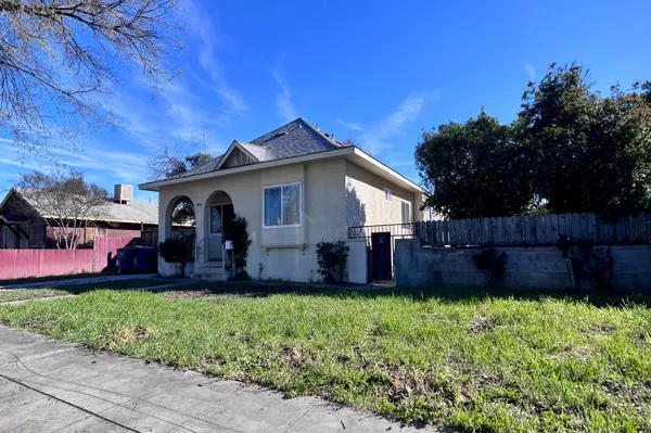 $379,000 | 416 East Tuolumne Street, Fresno, CA 93706