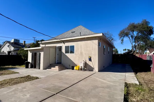 $379,000 | 416 East Tuolumne Street, Fresno, CA 93706