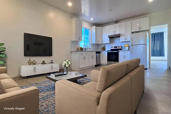 $379,000 | 416 East Tuolumne Street, Fresno, CA 93706