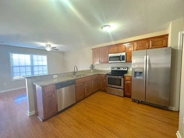$995 | 704 Donelson Parkway, Unit C205, Dover, TN 37058