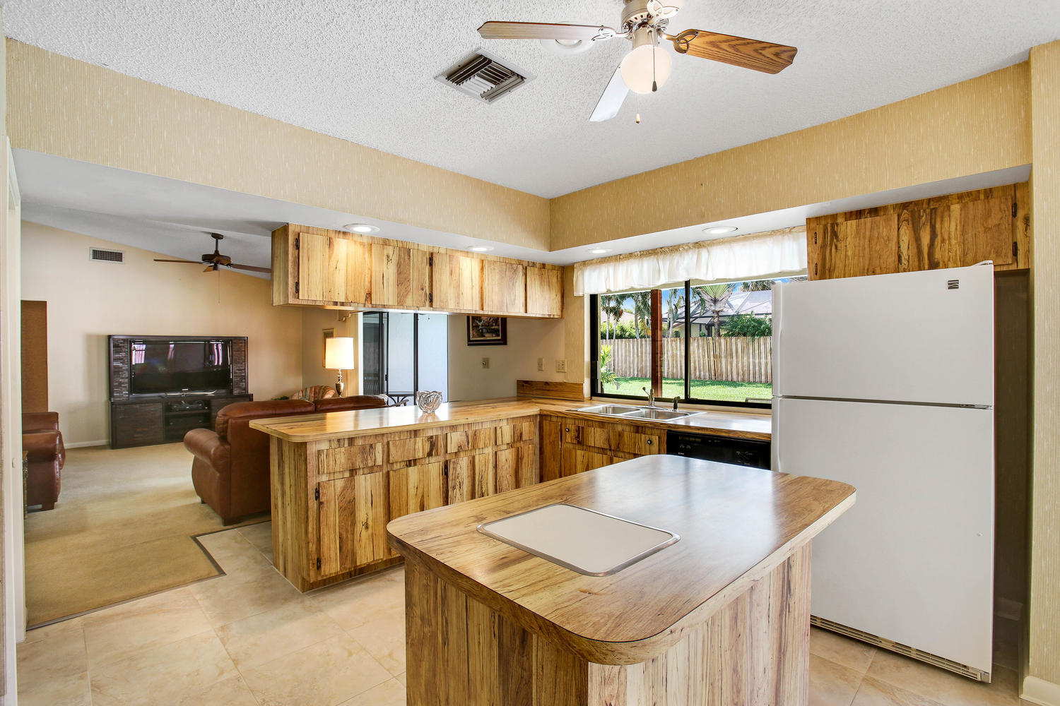 55 Southwest 12th Way Boca Raton, FL 33486 - Photo 4 of 20 Kitchen