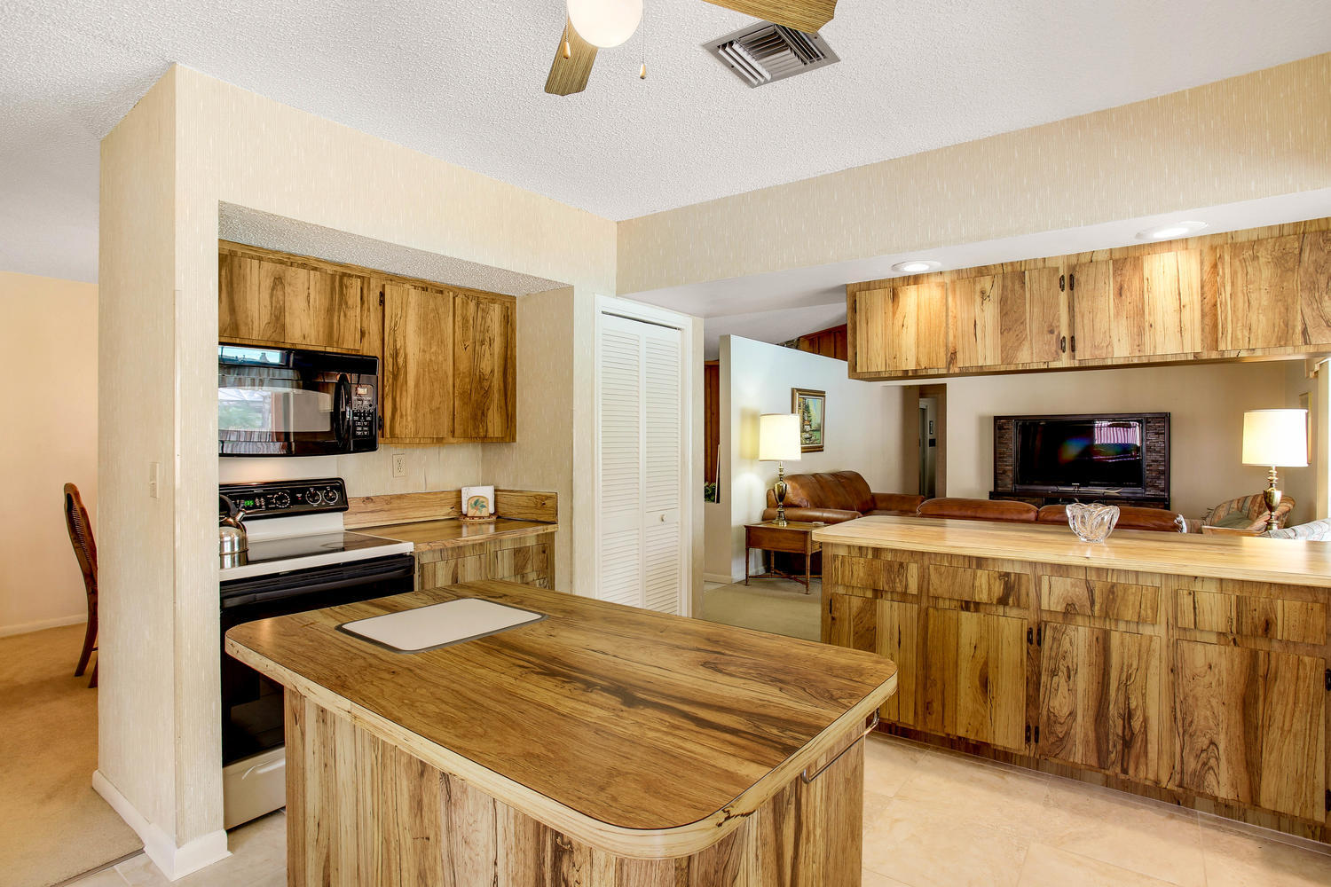 55 Southwest 12th Way Boca Raton, FL 33486 - Photo 5 of 20 Kitchen