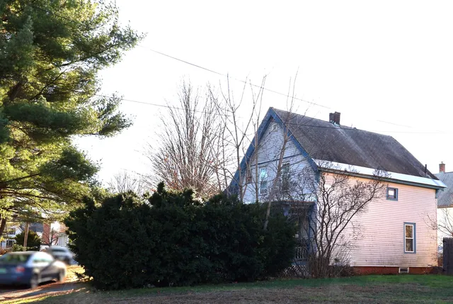 $489,000 | 13 Hawthorn Street, Hartford, VT 05088