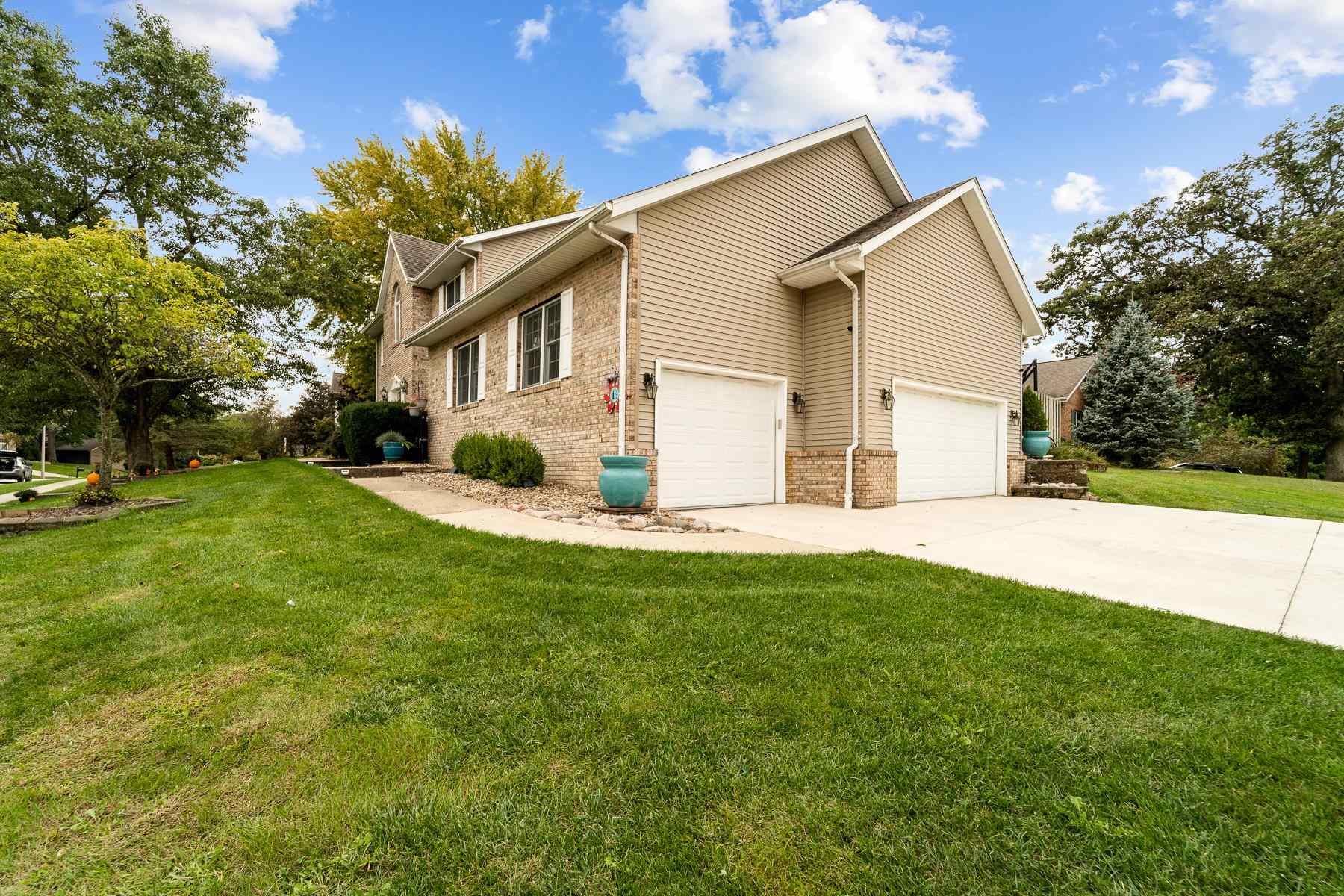 413 Clipper Road Springfield, IL 62711 - Photo 5 of 50