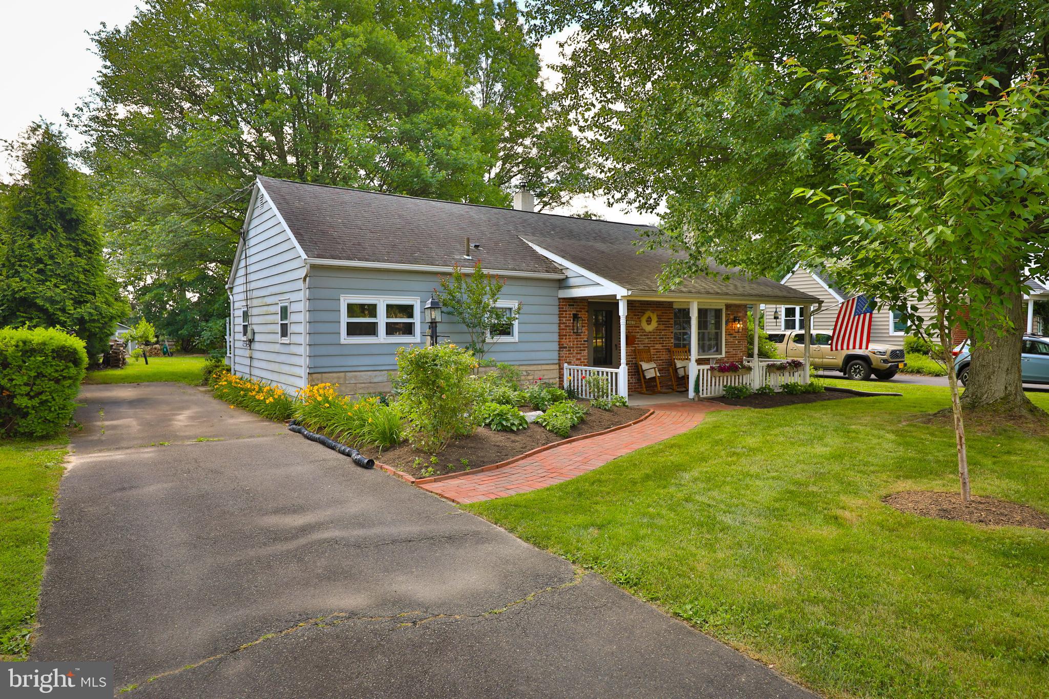 307 Crestview Road Lansdale, PA 19446 - Photo 3 of 40 Gallery Image 3