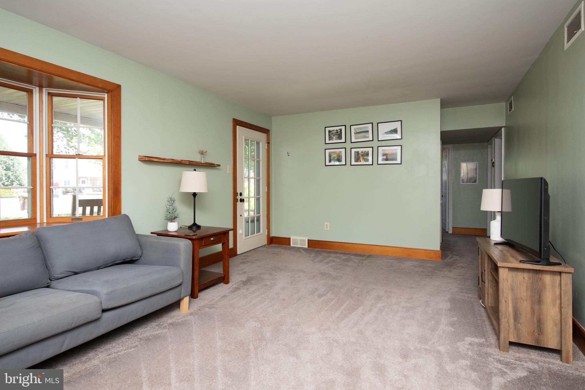 307 Crestview Road Lansdale, PA 19446 - Photo 8 of 40 Gallery Image 8