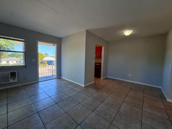 $1,600 | 1417 North Federal Highway, Unit 3, Lake Worth Beach, FL 33460