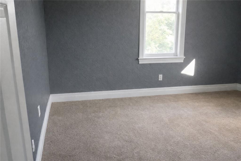 624 Kier Road Salina, PA 15680 - Photo 13 of 19 an empty room with a window