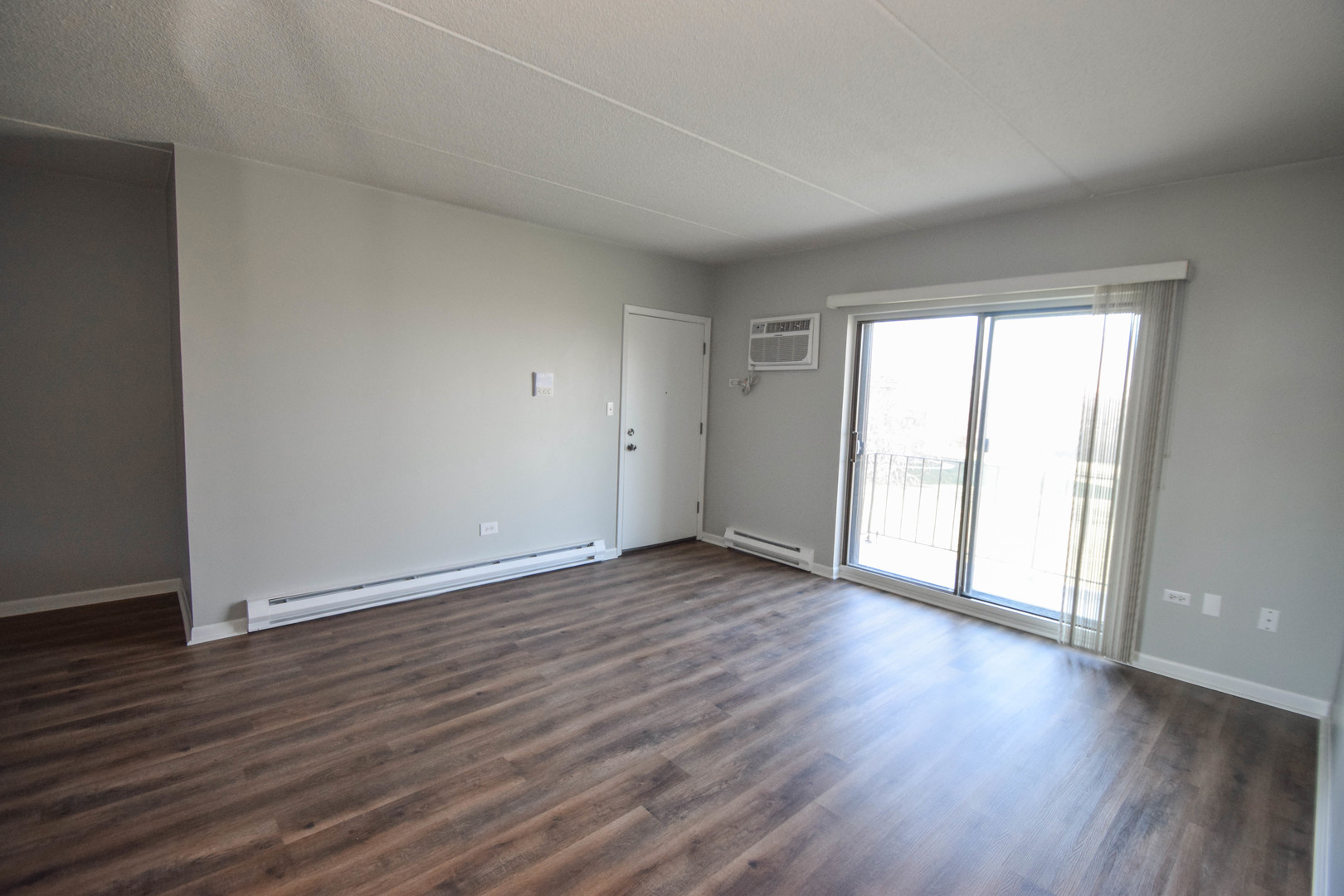 962 North Rohlwing Road, Unit 201A Addison, IL 60101 - Photo 8 of 16 Gallery Image 8