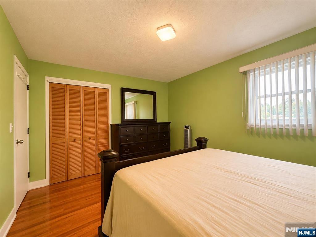 372 West Main Street Bergenfield, NJ 07621 - Photo 16 of 28