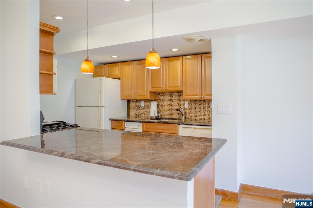 95 Orient Way, Unit 3G Rutherford, NJ 07070 - Photo 11 of 14
