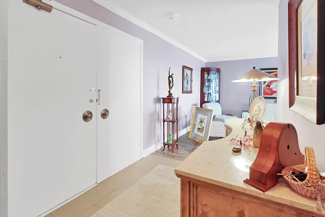 $289,000 | 453 Raintree Drive, Unit 5C, Glen Ellyn, IL 60137