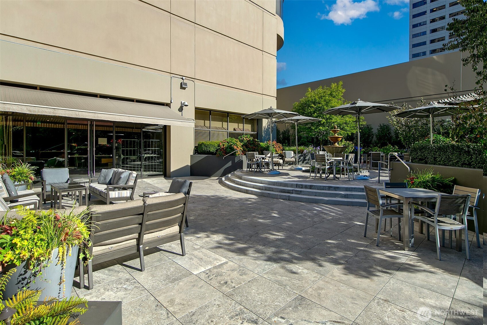 1301 Spring Street, Unit 14C Seattle, WA 98104 - Photo 31 of 38