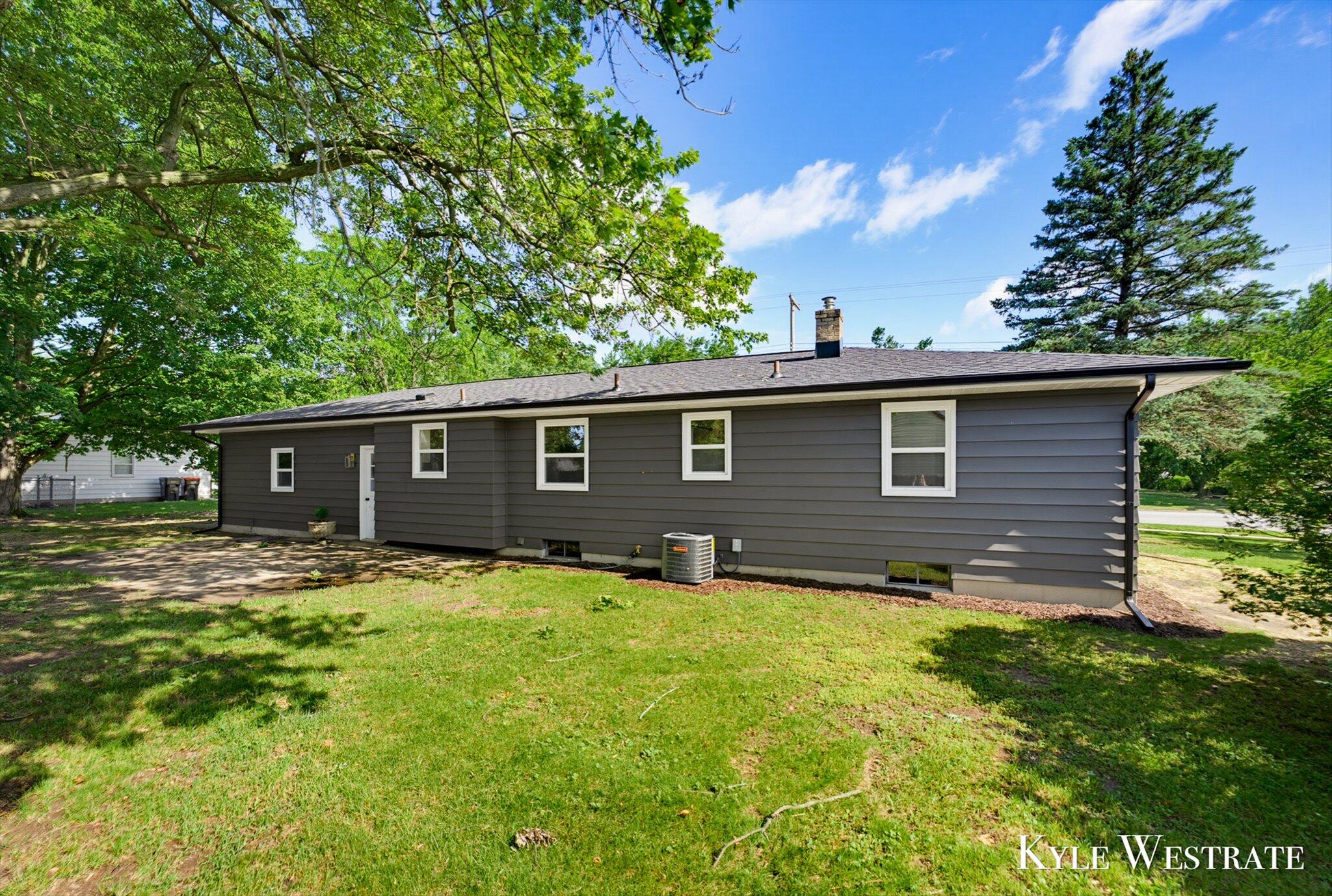 1126 3 Mile Road Northwest Grand Rapids, MI 49544 - Photo 30 of 31 30-AIV00191