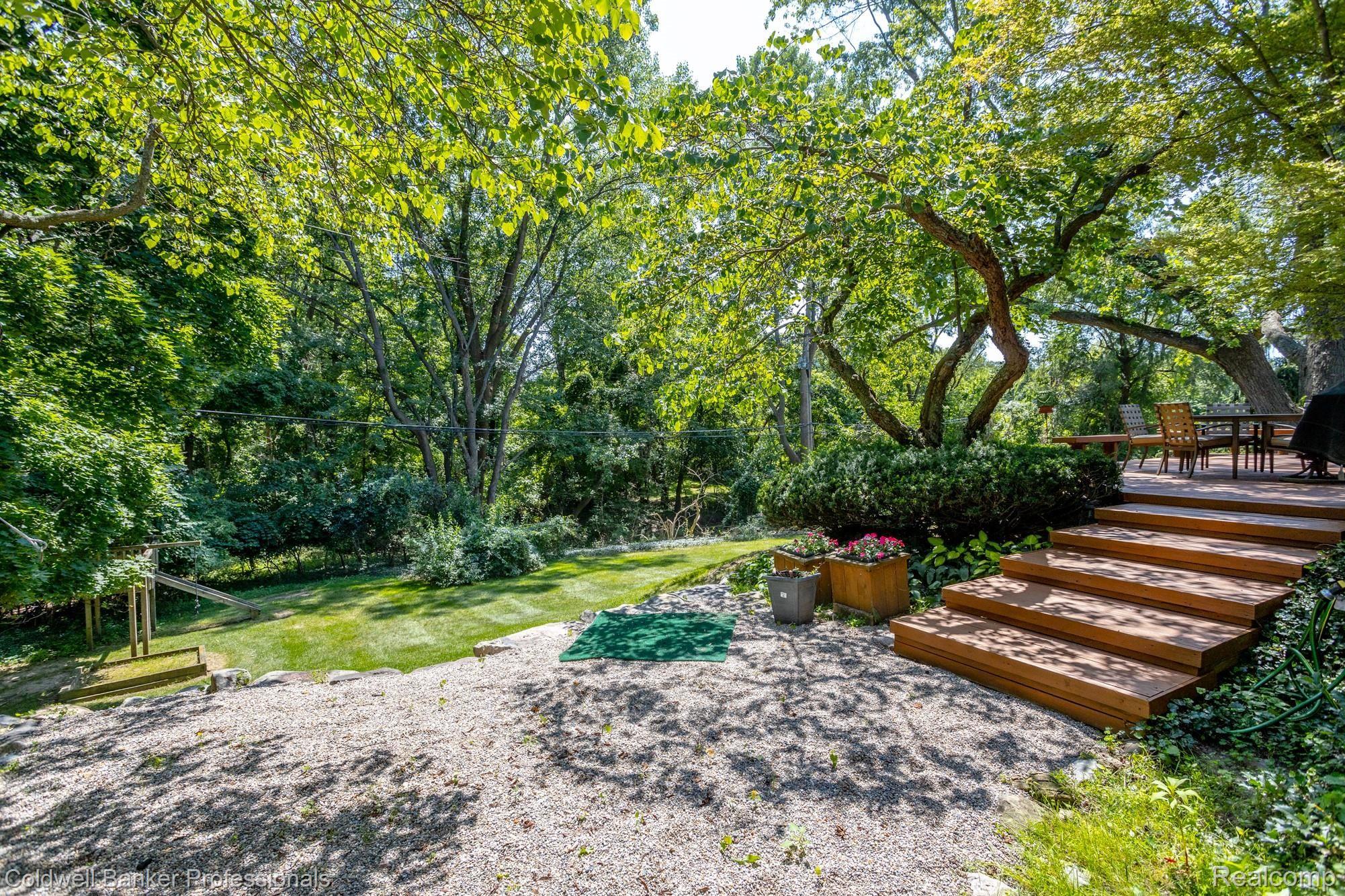 2623 Worcester Road West Bloomfield, MI 48323 - Photo 4 of 68 2623 Worcester S016.jpg