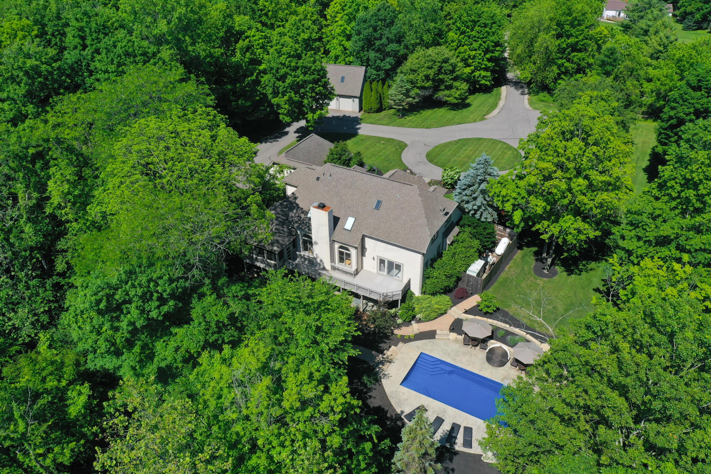 7007 Riverside Drive Powell, OH 43065 - Photo 3 of 62