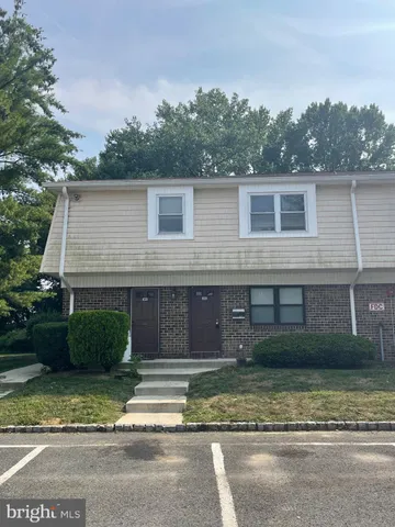 $2,000 | 615 Silver Court, Hamilton, NJ 08690