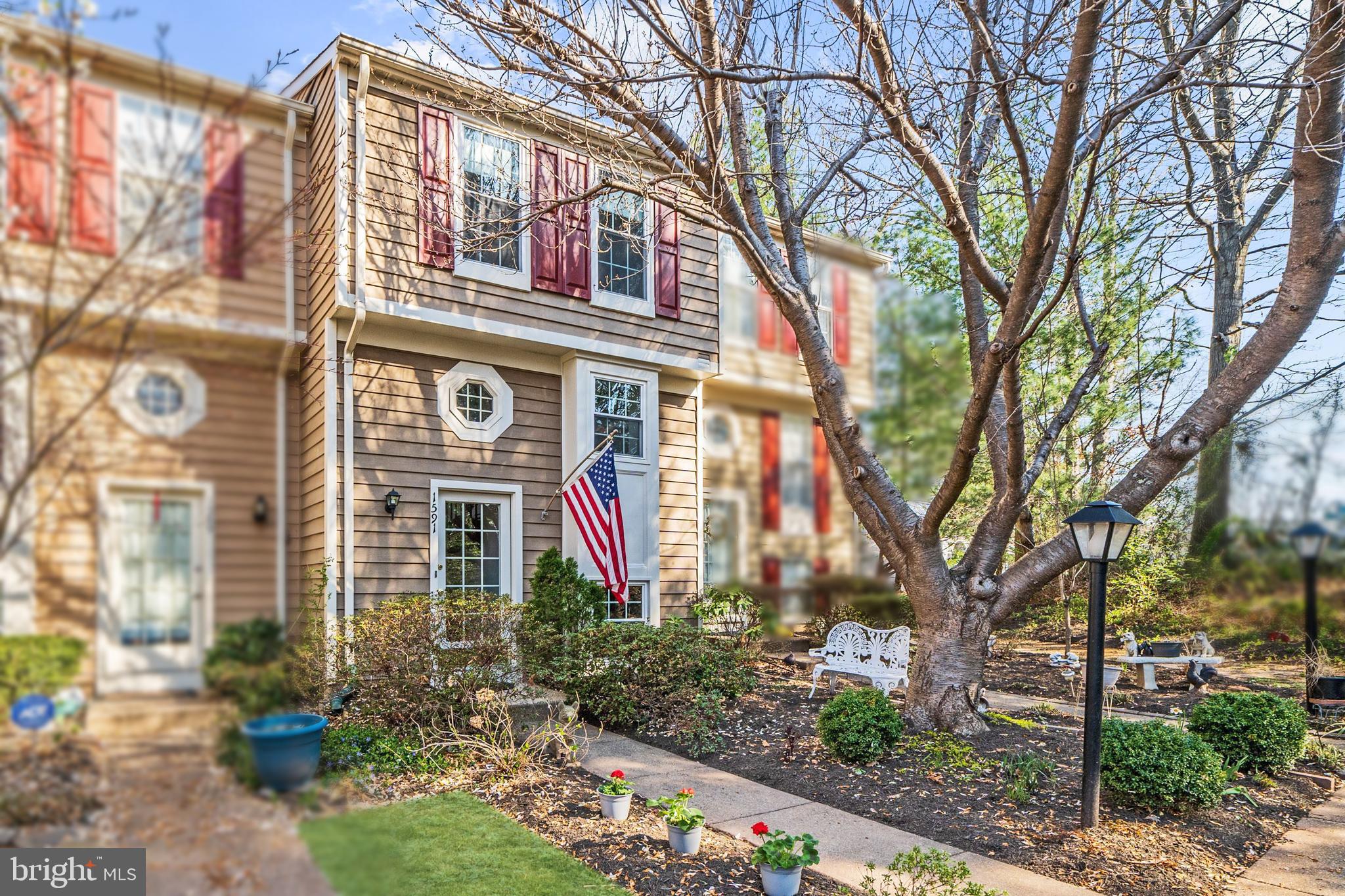 1591 Woodcrest Drive Reston, VA 20194 - Photo 2 of 33