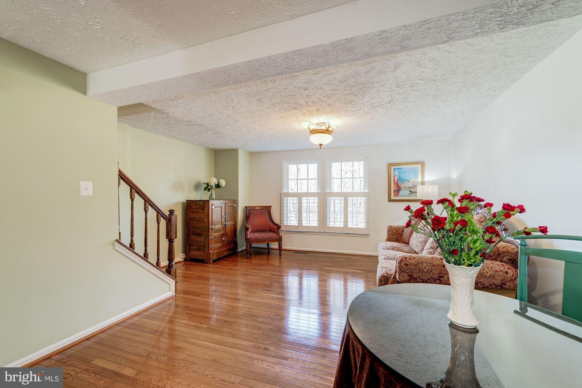 1591 Woodcrest Drive Reston, VA 20194 - Photo 14 of 33 Dining area