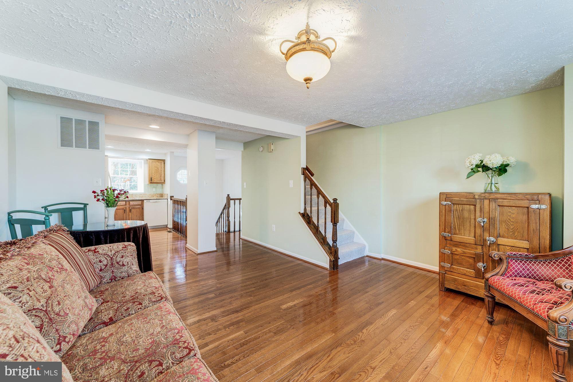 1591 Woodcrest Drive Reston, VA 20194 - Photo 15 of 33 Gorgeous hardwood floors on main level