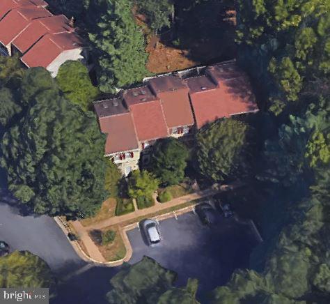 1591 Woodcrest Drive Reston, VA 20194 - Photo 23 of 33 Aerial Front